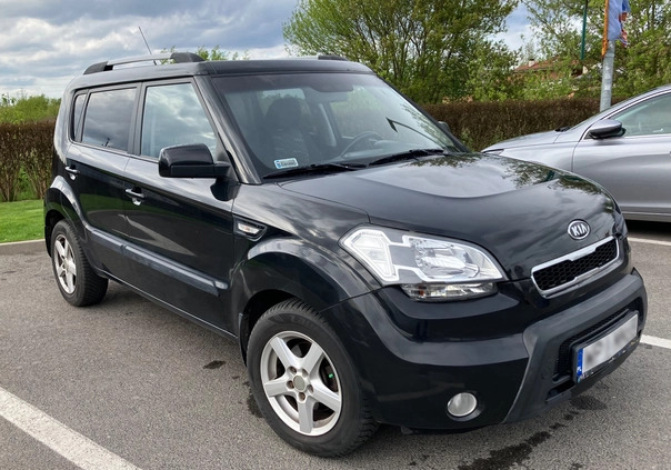 Kia Soul cena 21500 przebieg: 248000, rok produkcji 2011 z Dzierżoniów małe 92